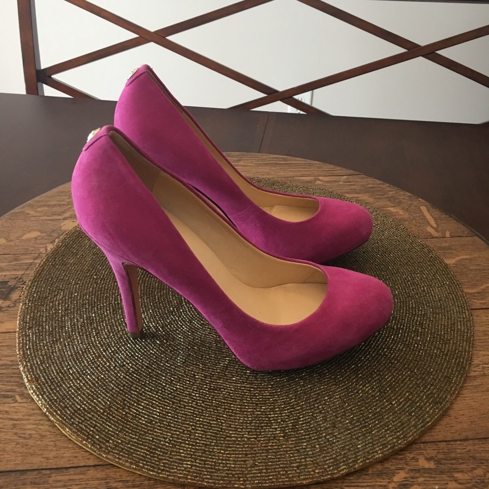 Ivanka Trump pink pumps